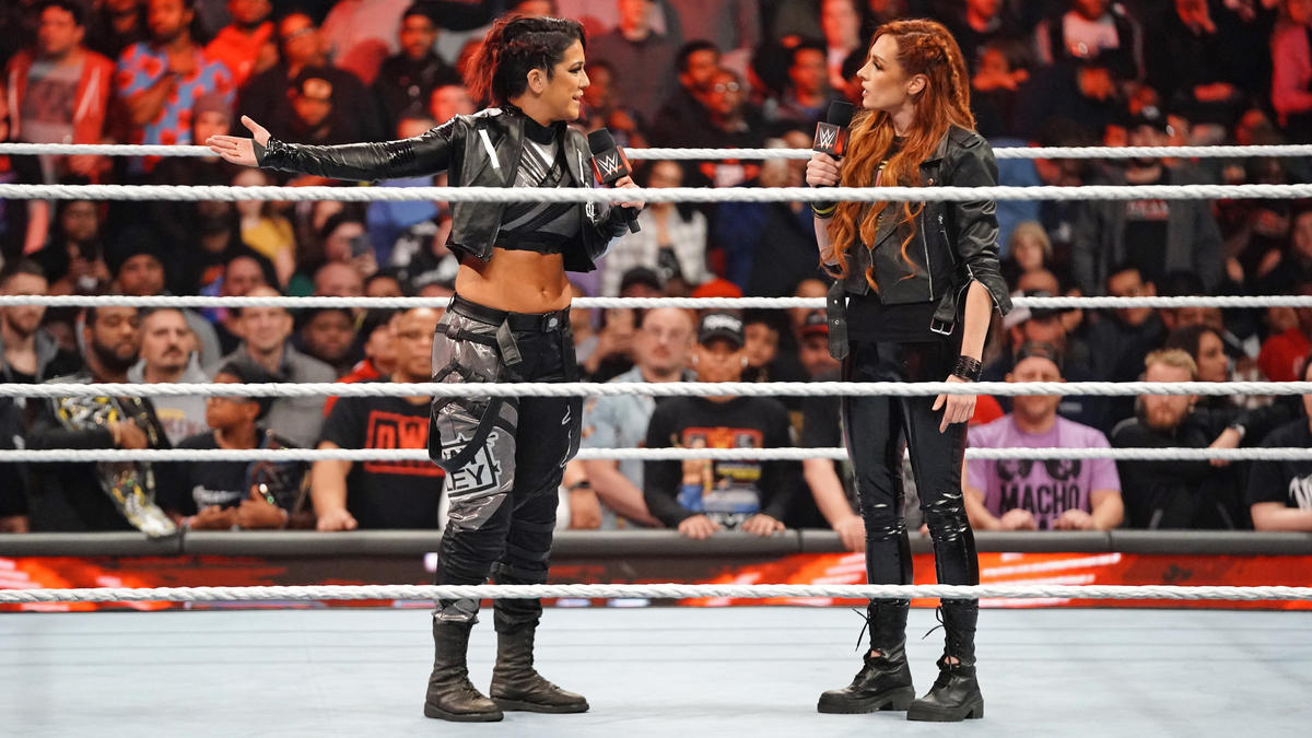 WWE Raw live results: Becky Lynch vs. Bayley steel cage match - WON/F4W -  WWE news, Pro Wrestling News, WWE Results, AEW News, AEW results