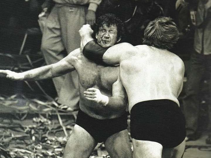 Terry Funk vs Stan Hansen 1983